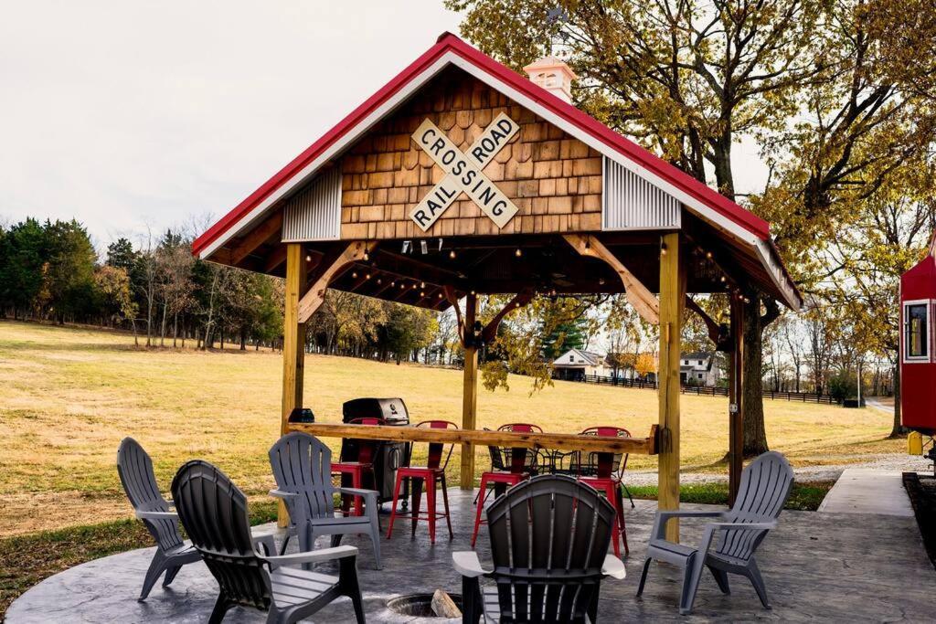 Bourbon Trail: Caboose On The Farm Villa Lawrenceburg Dış mekan fotoğraf