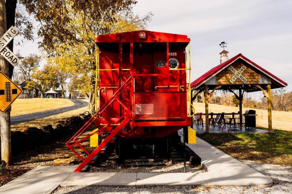 Bourbon Trail: Caboose On The Farm Villa Lawrenceburg Dış mekan fotoğraf