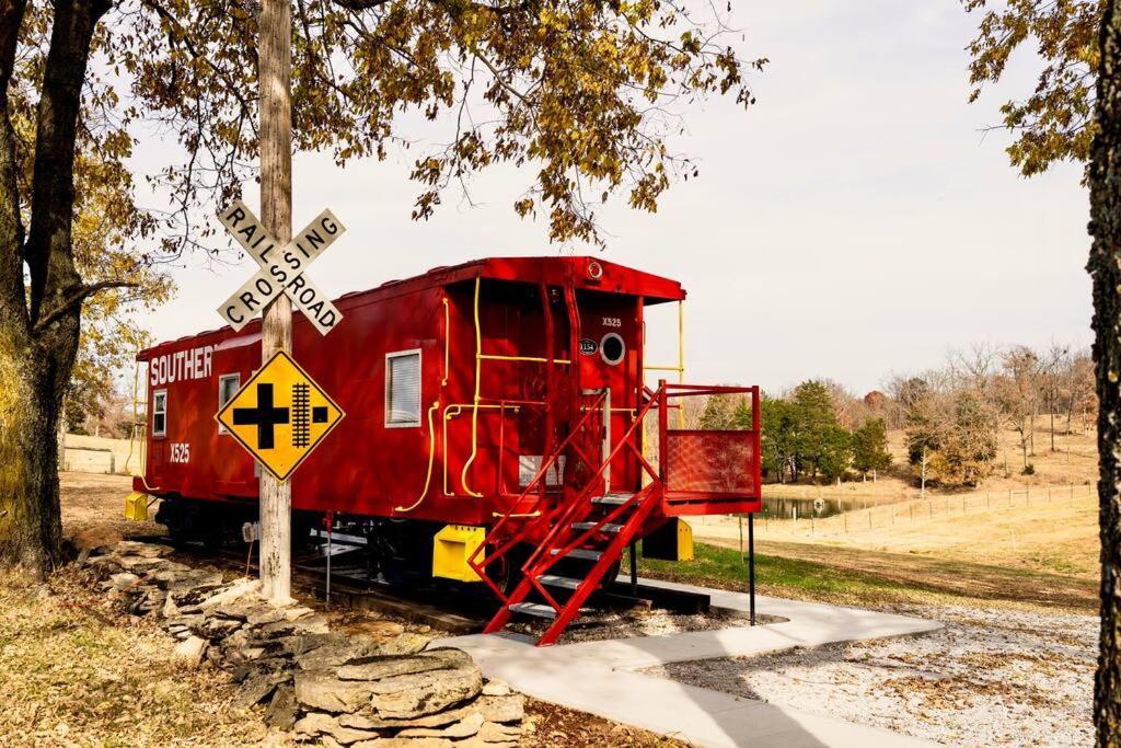 Bourbon Trail: Caboose On The Farm Villa Lawrenceburg Dış mekan fotoğraf