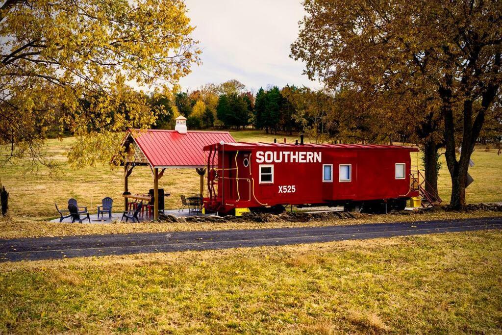 Bourbon Trail: Caboose On The Farm Villa Lawrenceburg Dış mekan fotoğraf