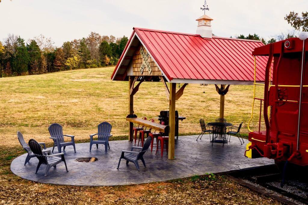 Bourbon Trail: Caboose On The Farm Villa Lawrenceburg Dış mekan fotoğraf